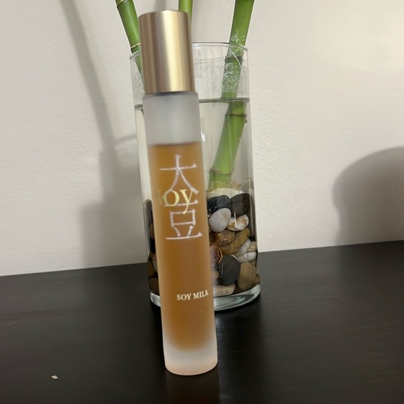 Avon Other - Perfume soy milk